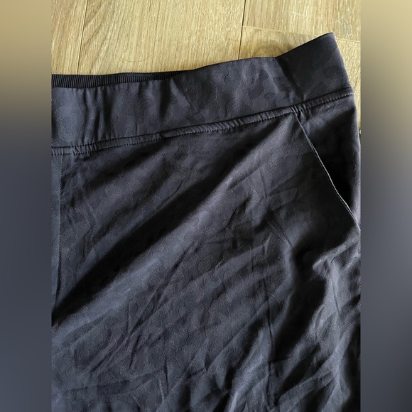 NWT ATHLETA Brooklyn Textured Ankle Pant Leopard Medieval Violet - Size 26 (3XL) - Picture 4 of 10